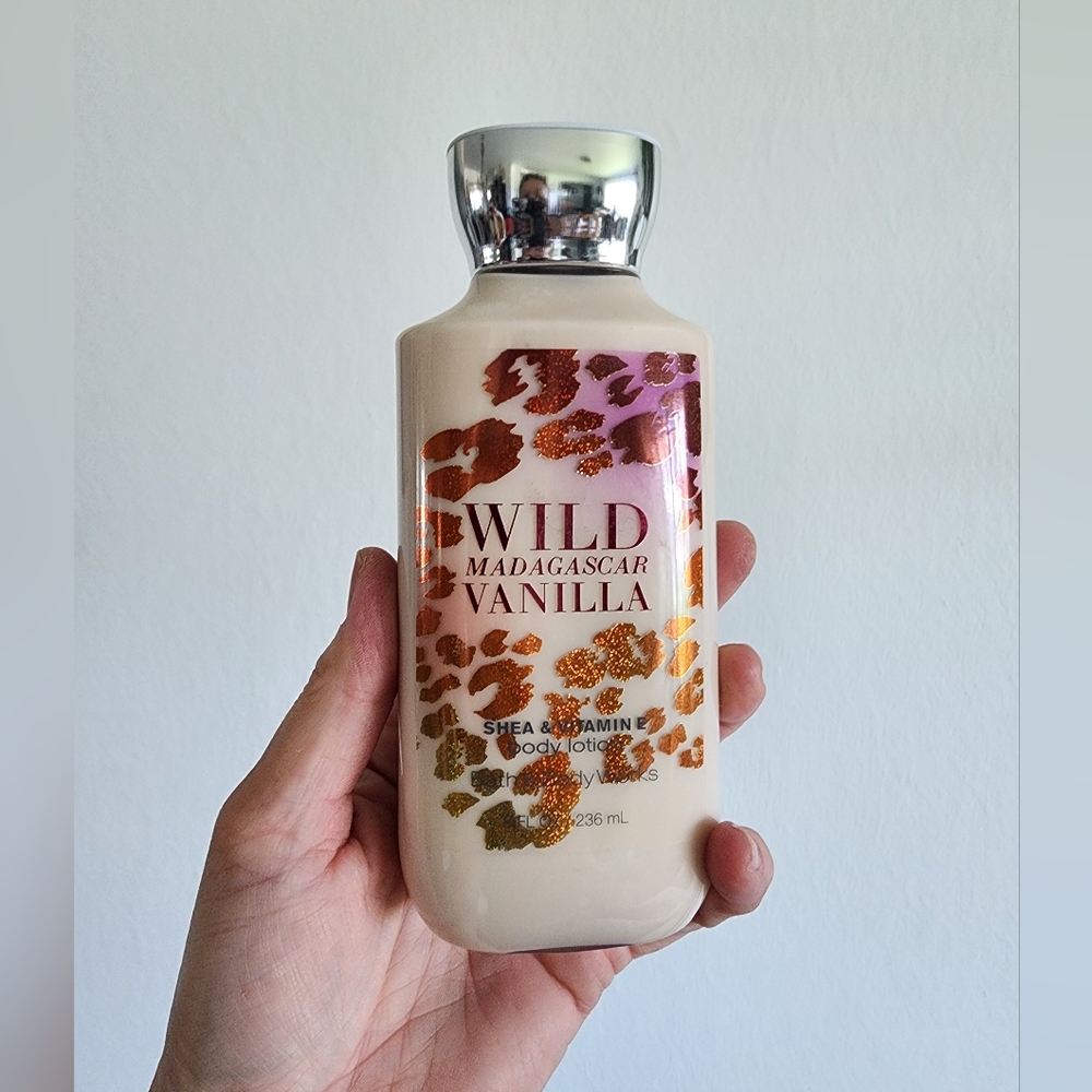 Bath & Body Works WILD MADAGASCAR VANILLA Body Lotion Moisturizer Cream 8z